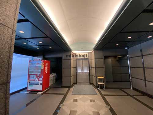 イケガミ　サウスビル エントランス2