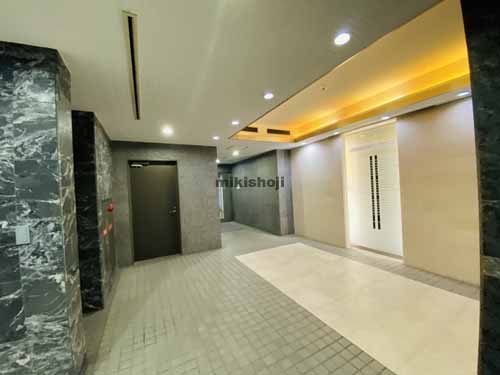 北久宝寺町～博労町の堺筋本町プラザビル エントランス7