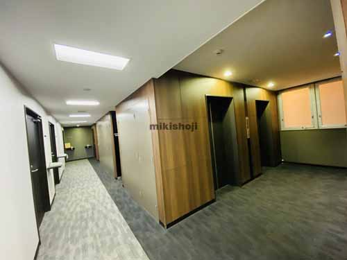 北久宝寺町～博労町の堺筋本町プラザビル エレベーターホール5