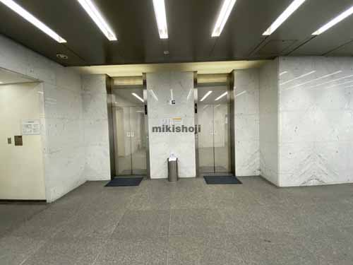 平野町中央ビル エントランス3