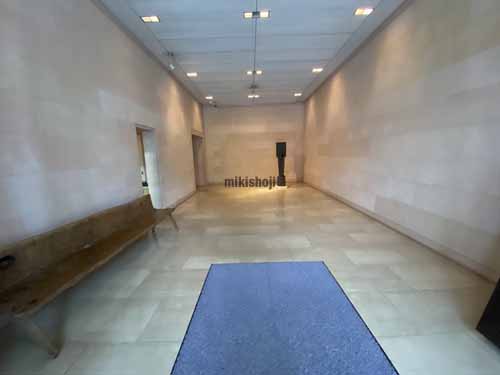 淀屋橋戸田ビル エントランス1