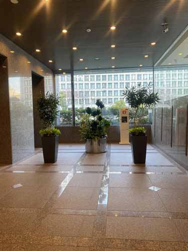 島ビル エントランス3