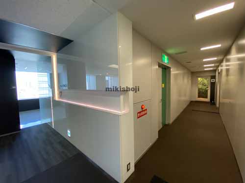 御堂筋グランタワー エレベーターホール9