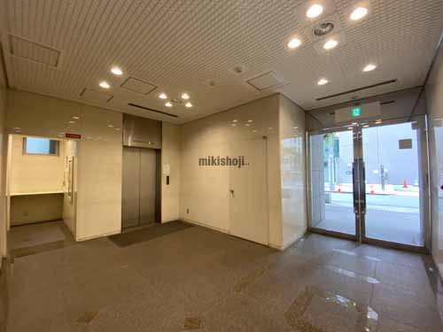 高麗橋山本ビル エントランス1