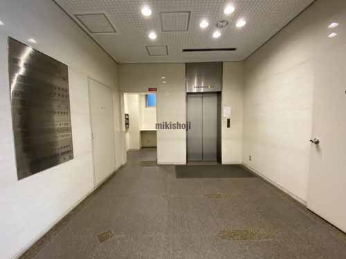 高麗橋山本ビル エントランス2