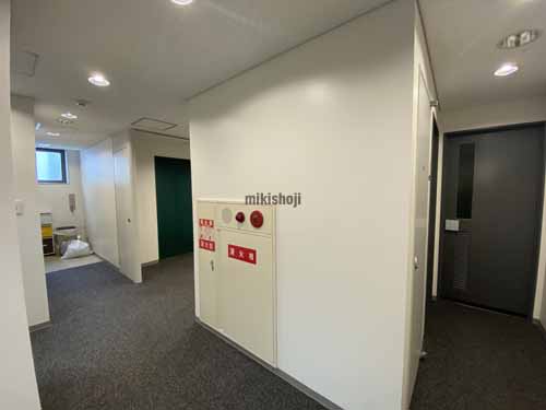 高麗橋山本ビル エレベーターホール2