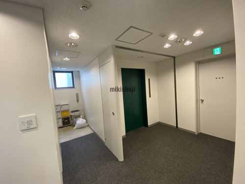 高麗橋山本ビル エレベーターホール3