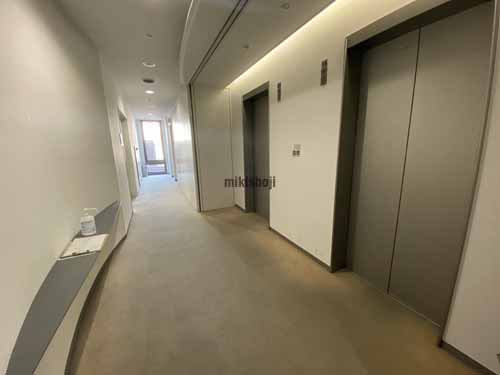 伏見町ＫＹビル エントランス3