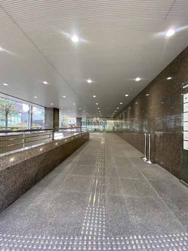 明治安田生命肥後橋ビル エントランス4