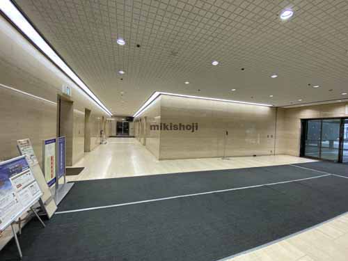 信濃橋三井ビル エントランス7