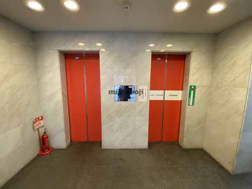 本町産金ビル エントランス2