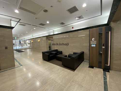 三共本町ビル エントランス3