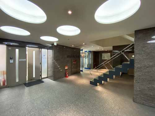 ＧＡＴＯ三休橋ビル エントランス1