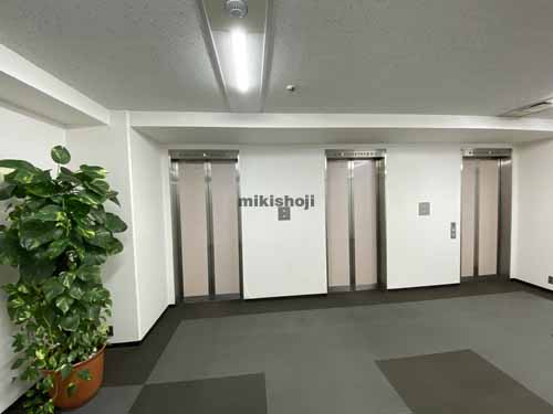 御堂筋ビルディング エレベーターホール2