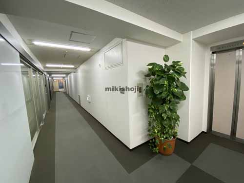 御堂筋ビルディング エレベーターホール3