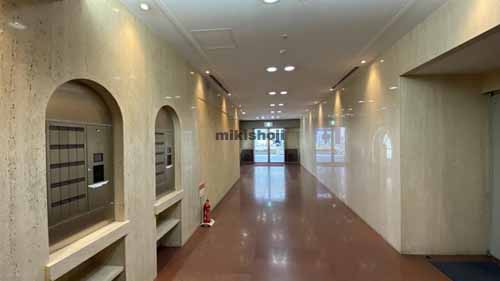 心斎橋東急ビル エントランス4