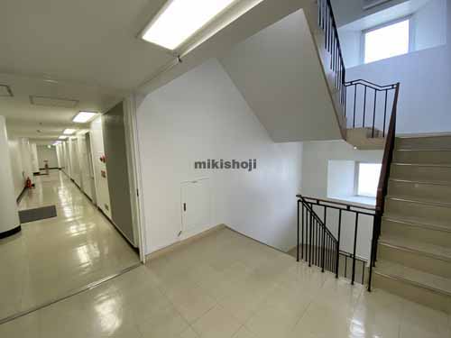 ナンバプラザビル エレベーターホール1