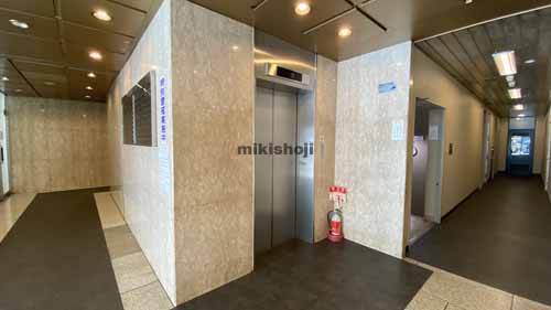 新東和ビルＢ棟 エントランス7