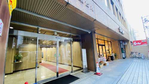 東泉ビル エントランス3