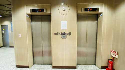 東泉ビル エントランス5