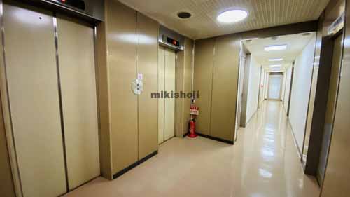 東泉ビル エレベーターホール1