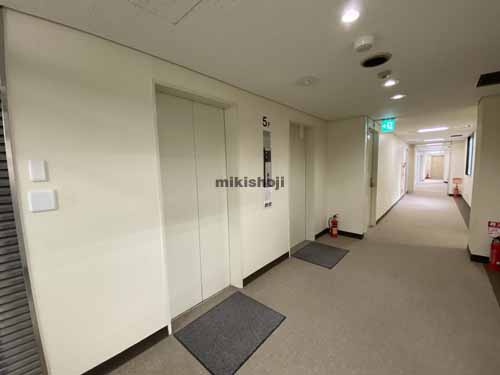 心斎橋大陽ビルディング エレベーターホール1