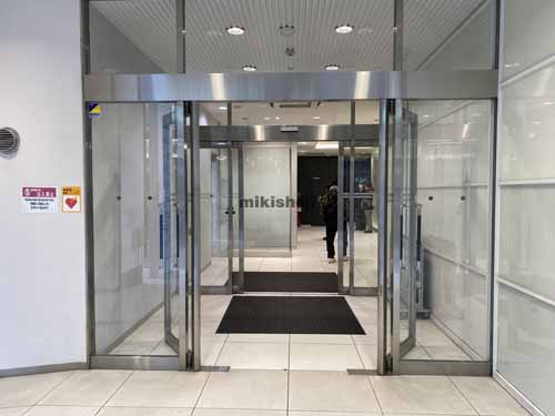 心斎橋フロントビル エントランス7