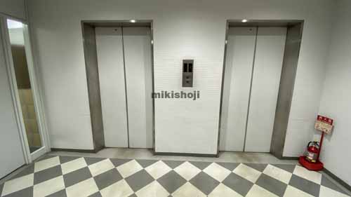 りそな・アルテ桜川ビル エレベーターホール1