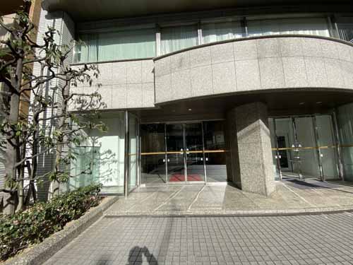 大阪岡本ビル エントランス4