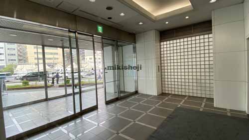 湊町・元町・難波中・日本橋・敷津のナンバ辻本ビル エントランス4