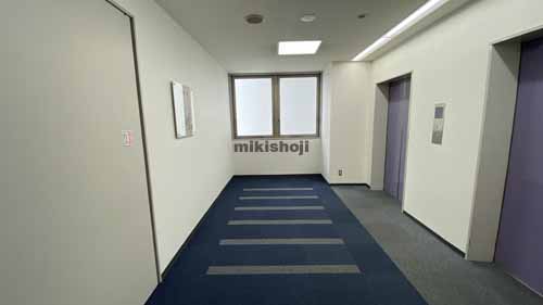 湊町・元町・難波中・日本橋・敷津のナンバ辻本ビル エレベーターホール2