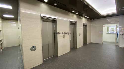 難波御堂筋センタービル エントランス2