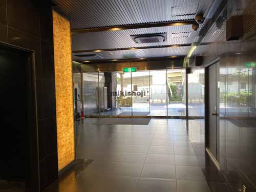 西中島・宮原・東三国の新大阪トヨタビル エントランス1