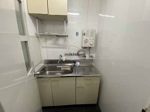 新大阪駅前ビル 水回り1