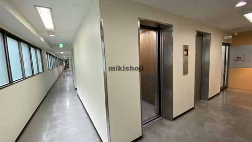東口ステーションビル エレベーターホール2