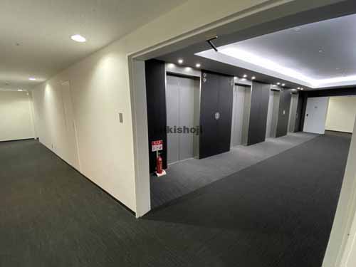 ニッセイ新大阪南口ビル エレベーターホール1