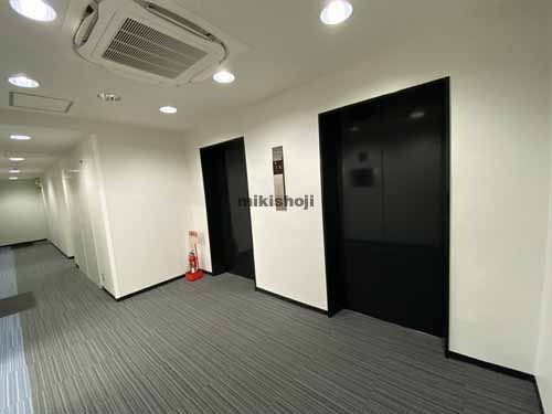 中尾ロイヤルビル エレベーターホール3
