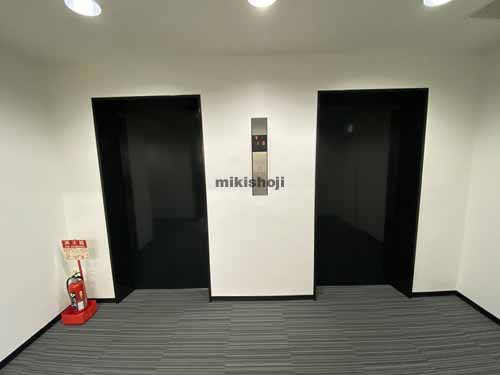 中尾ロイヤルビル エレベーターホール4