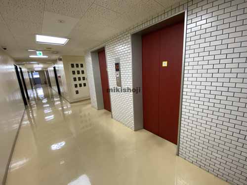 東中島・西淡路の新大阪丸ビル新館 エレベーターホール1