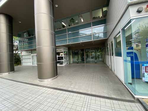東中島・西淡路のルーシッドスクエア新大阪ビル エントランス3