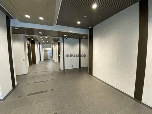 東中島・西淡路のルーシッドスクエア新大阪ビル エントランス4