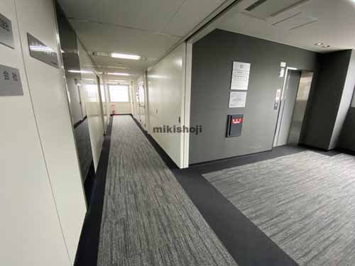 東中島・西淡路のルーシッドスクエア新大阪ビル エレベーターホール1