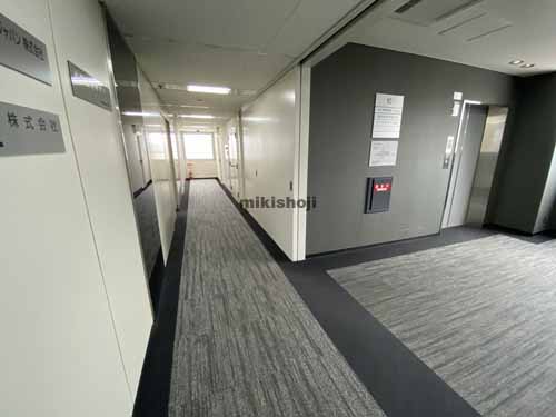 東中島・西淡路のルーシッドスクエア新大阪ビル エレベーターホール3