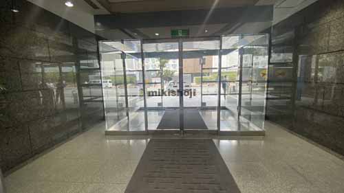 新大阪西浦ビル エントランス3