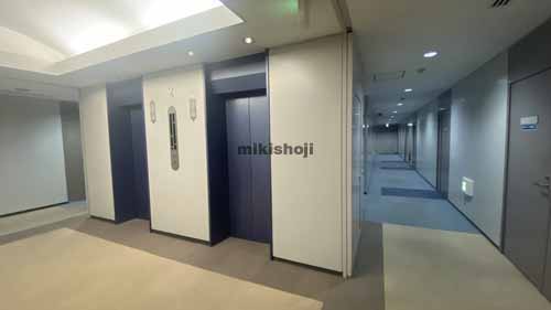 新大阪西浦ビル エレベーターホール2