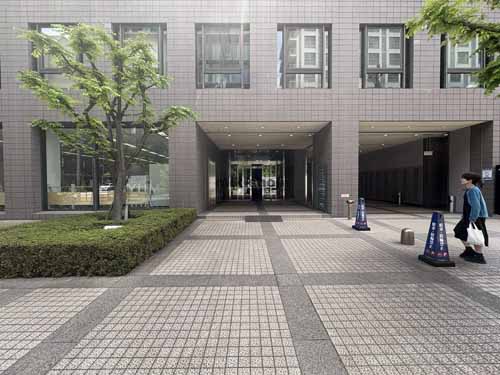 新大阪飯田ビル エントランス1