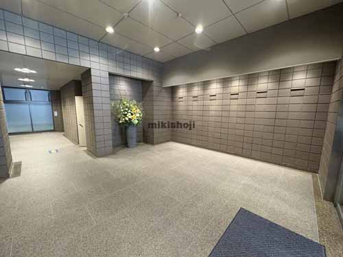 新大阪飯田ビル エントランス2