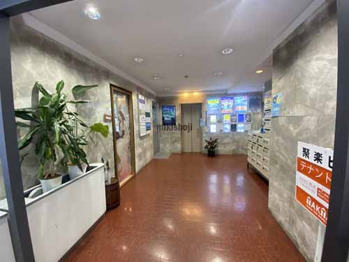 聚楽ビル エントランス3