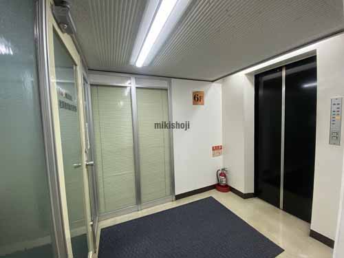 Ｒ＆Ｅビル エレベーターホール1