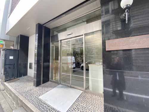 中村屋ビル エントランス1